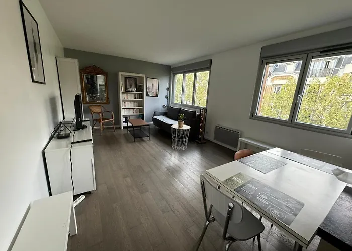 Superbe Centre - Buttes Chaumont Daire